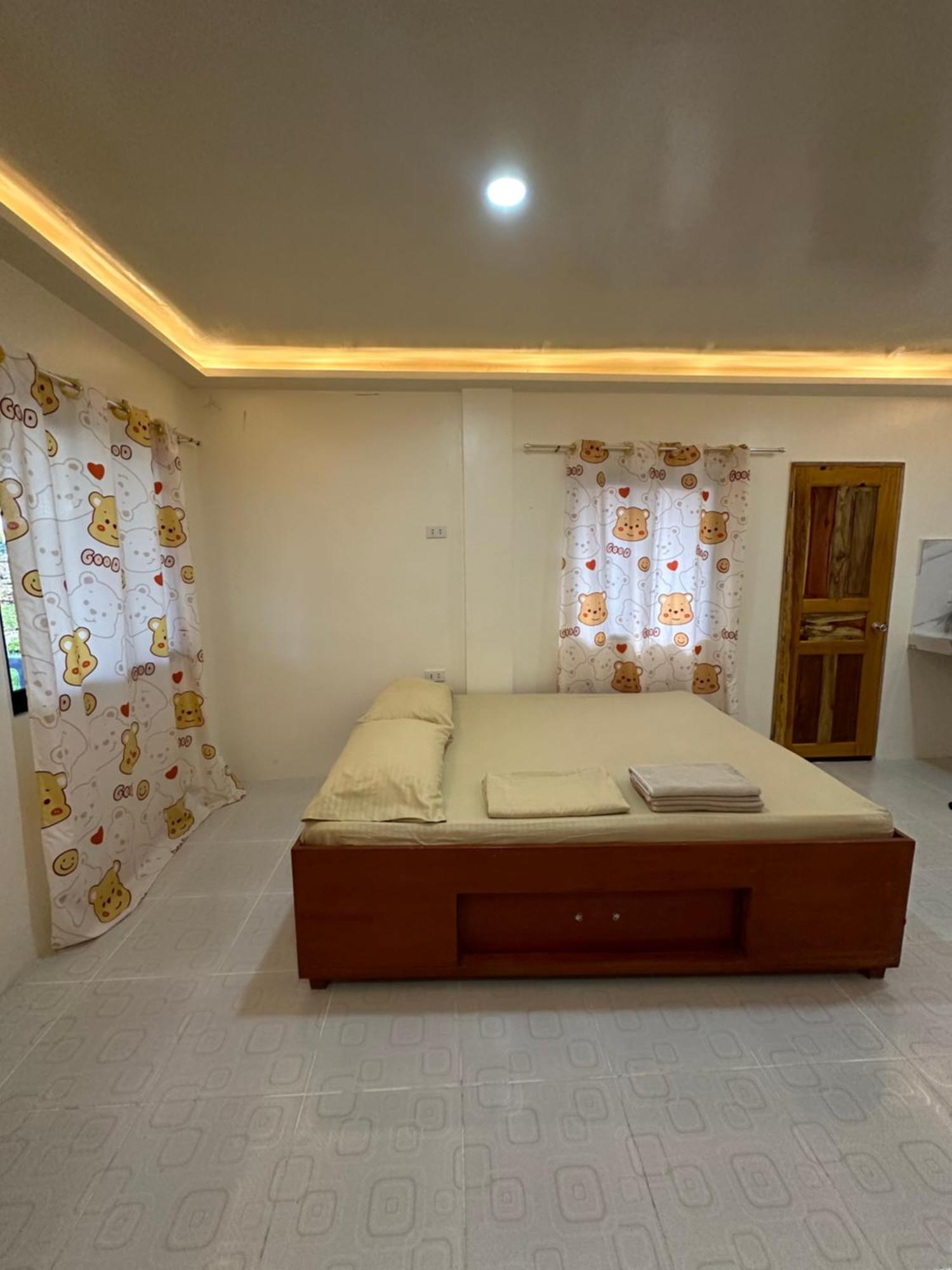 Burgos  Cris & Mar Homestay מראה חיצוני תמונה