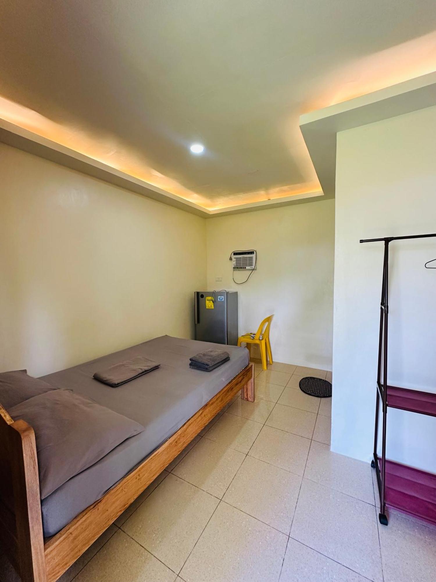 Burgos  Cris & Mar Homestay מראה חיצוני תמונה